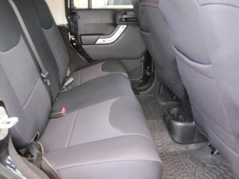 Jeep Wrangler Unlimited Sahara 4WD 2013