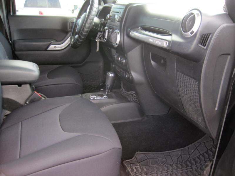 Jeep Wrangler Unlimited Sahara 4WD 2013