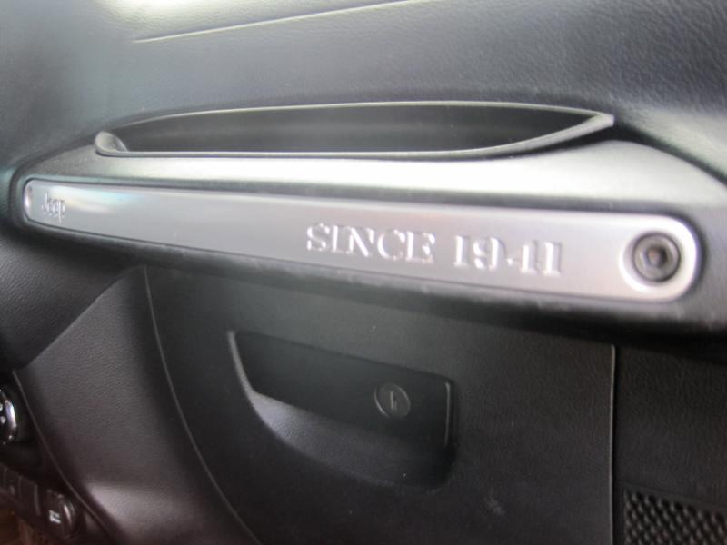 Jeep Wrangler Unlimited Sahara 4WD 2013