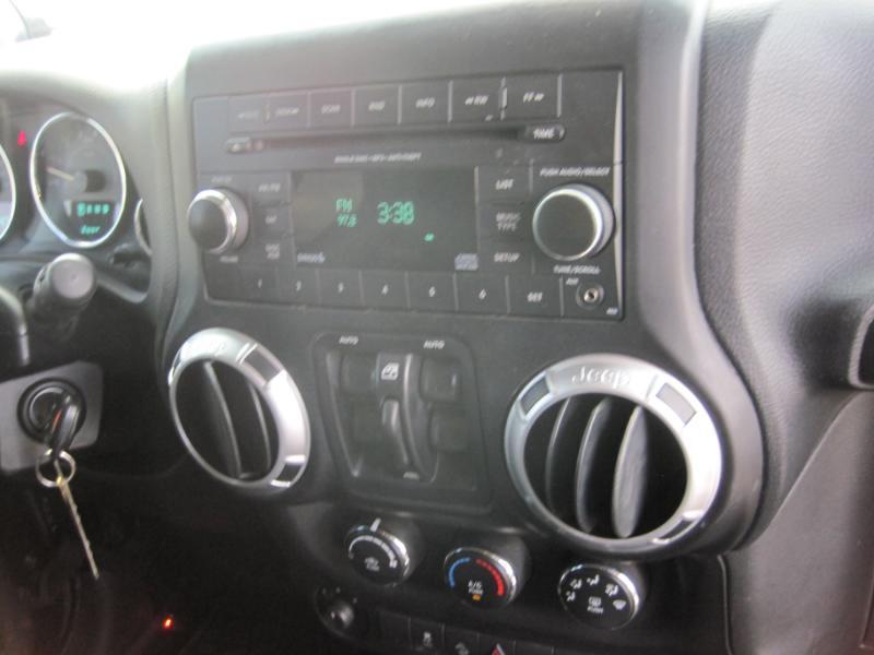 Jeep Wrangler Unlimited Sahara 4WD 2013