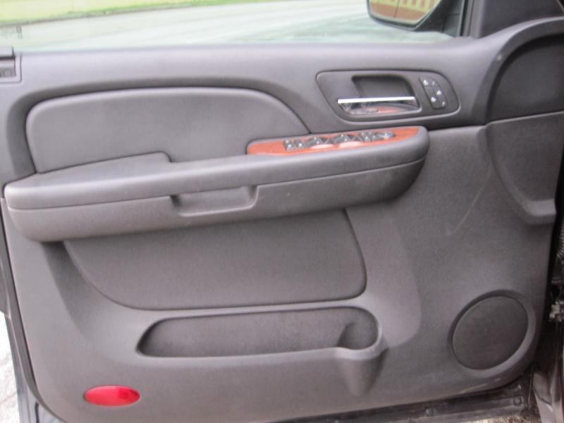 GMC Yukon XL SLT-2 3/4 Ton 4WD 2008