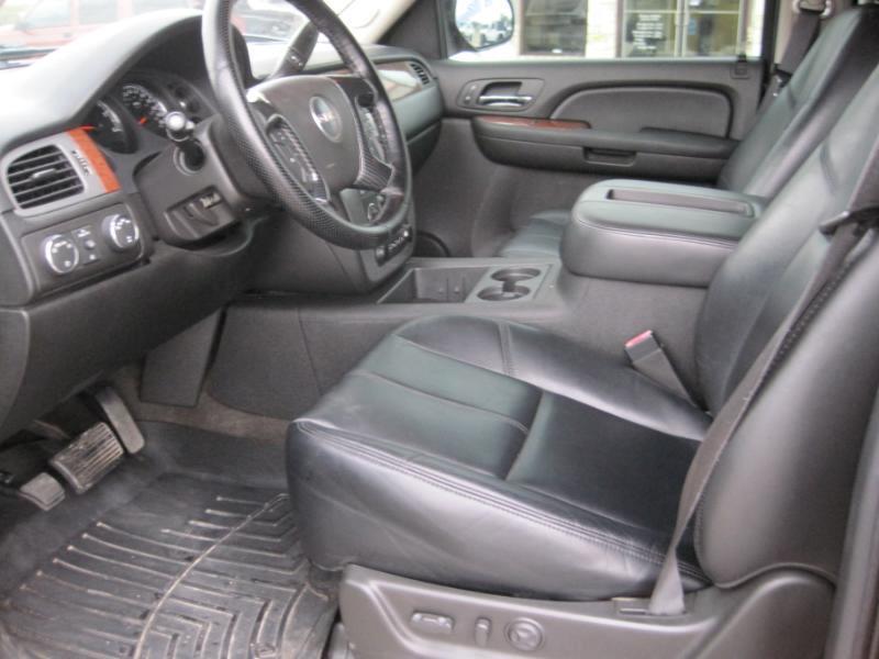 GMC Yukon XL SLT-2 3/4 Ton 4WD 2008
