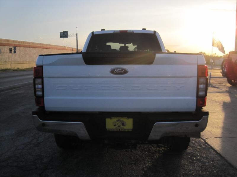 Ford F-250 SD XLT Crew Cab Long Bed 4WD 2022
