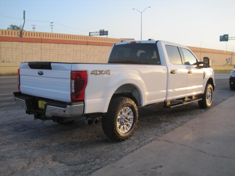 Ford F-250 SD XLT Crew Cab Long Bed 4WD 2022