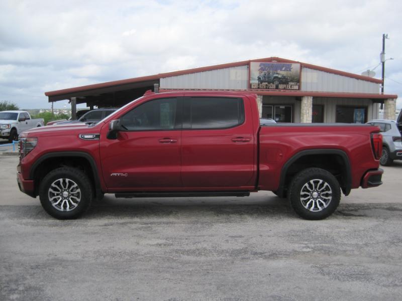 GMC Sierra 1500 AT4 Crew Cab 4WD 2023