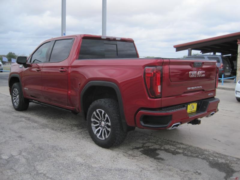 GMC Sierra 1500 AT4 Crew Cab 4WD 2023