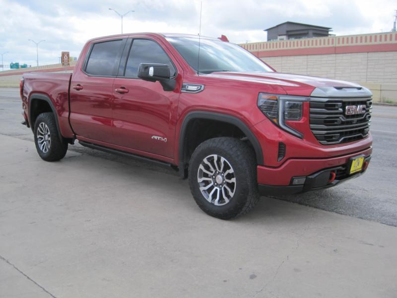 GMC Sierra 1500 AT4 Crew Cab 4WD 2023