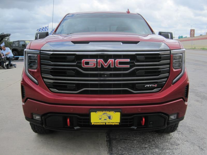 GMC Sierra 1500 AT4 Crew Cab 4WD 2023
