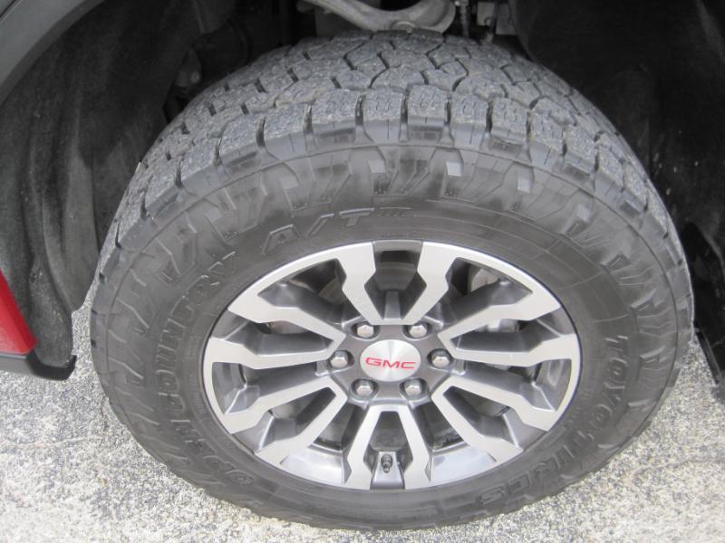 GMC Sierra 1500 AT4 Crew Cab 4WD 2023