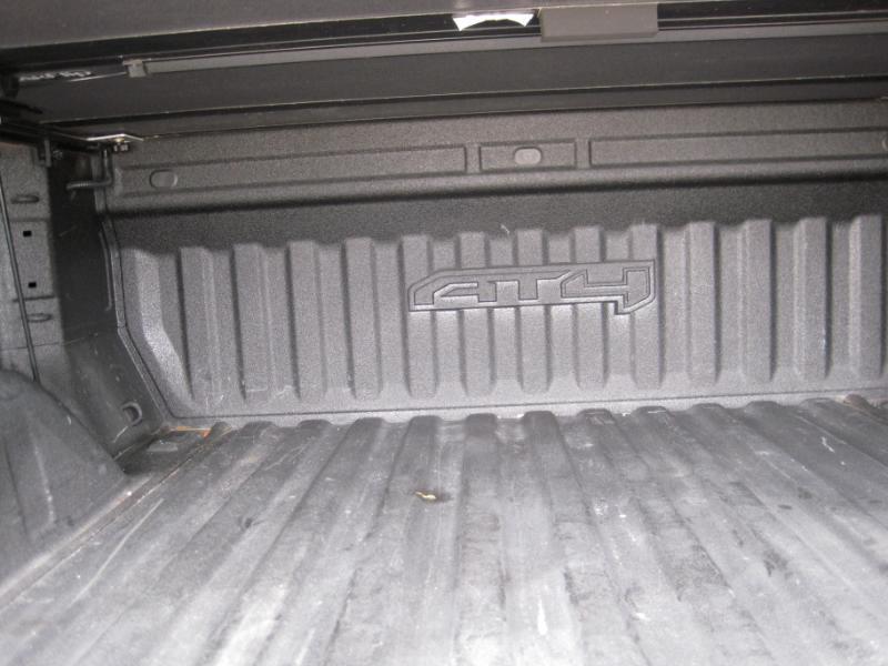 GMC Sierra 1500 AT4 Crew Cab 4WD 2023