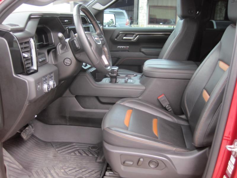 GMC Sierra 1500 AT4 Crew Cab 4WD 2023