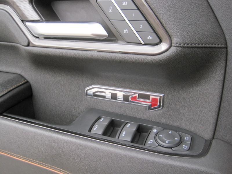 GMC Sierra 1500 AT4 Crew Cab 4WD 2023