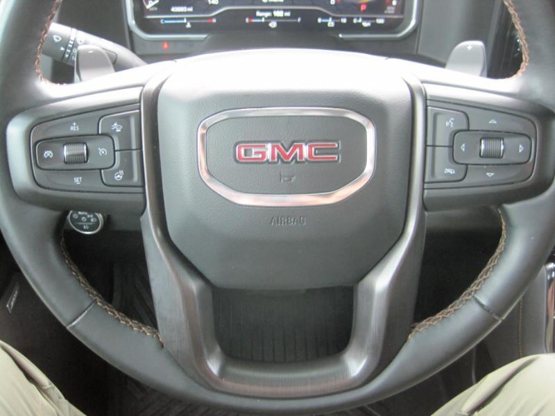 GMC Sierra 1500 AT4 Crew Cab 4WD 2023