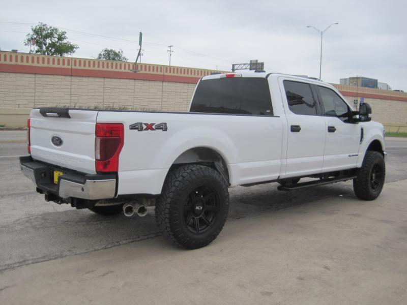 Ford F-250 SD XLT Crew Cab Long Bed 4WD 2022