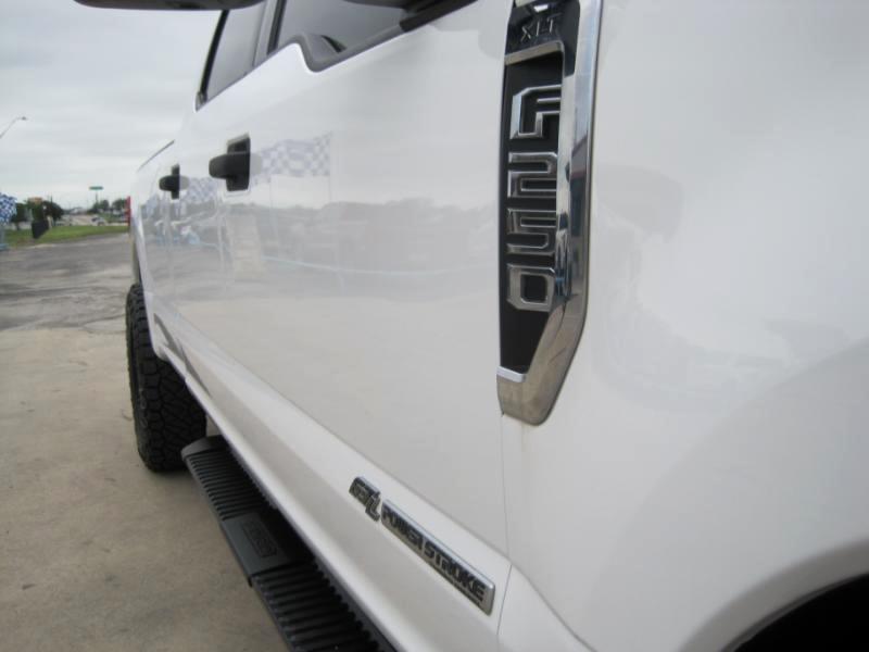 Ford F-250 SD XLT Crew Cab Long Bed 4WD 2022