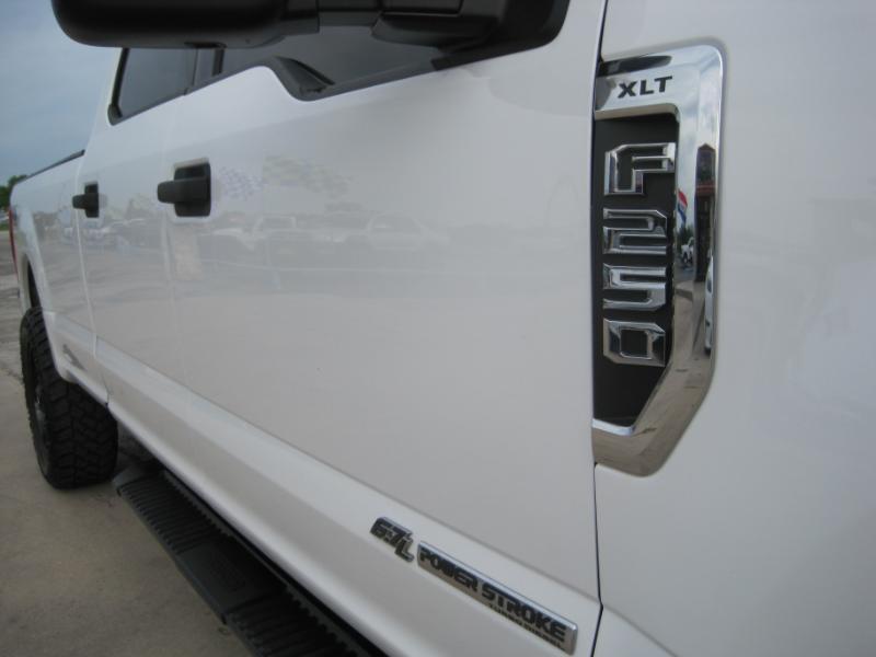 Ford F-250 SD XLT Crew Cab Long Bed 4WD 2022