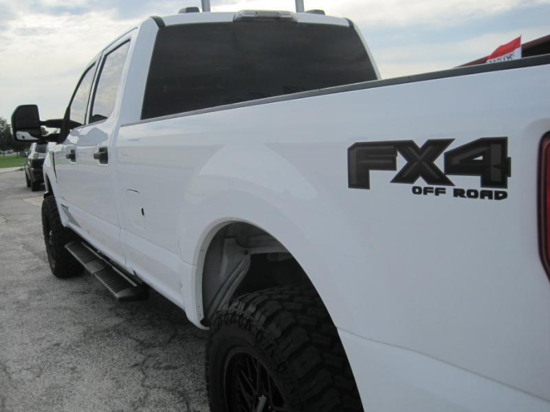 Ford F-250 SD XLT Crew Cab Long Bed 4WD 2022