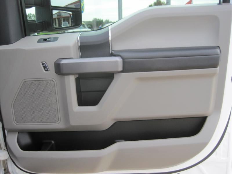 Ford F-250 SD XLT Crew Cab Long Bed 4WD 2022