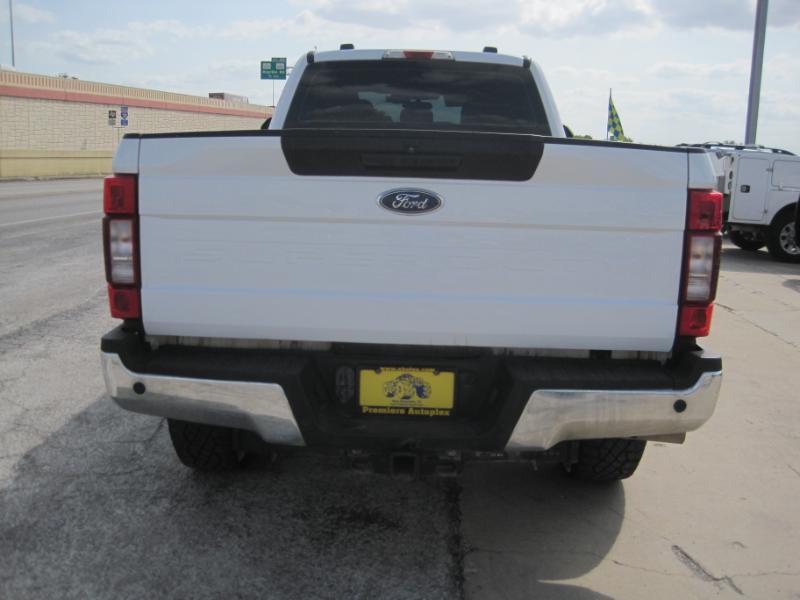 Ford F-250 SD XLT Crew Cab Long Bed 4WD 2022