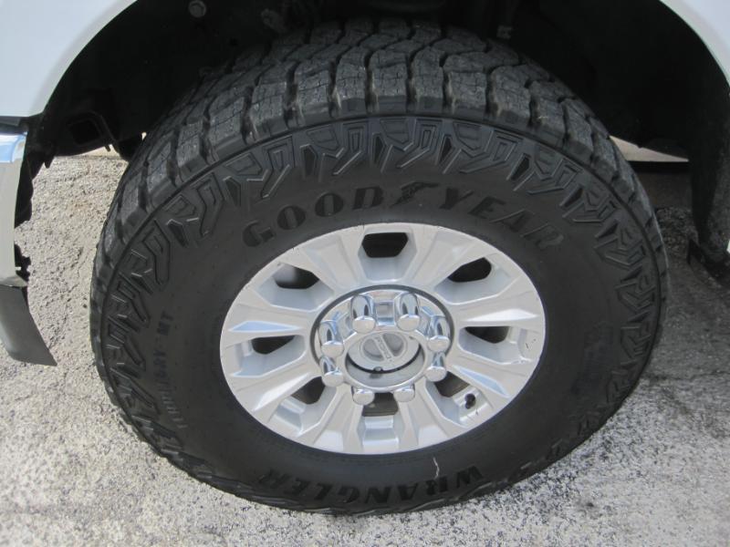 Ford F-250 SD XLT Crew Cab Long Bed 4WD 2022