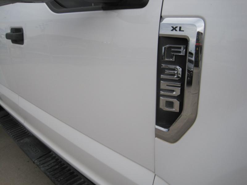 Ford F-350 SD XL Crew Cab LWB DRW 4WD 2018