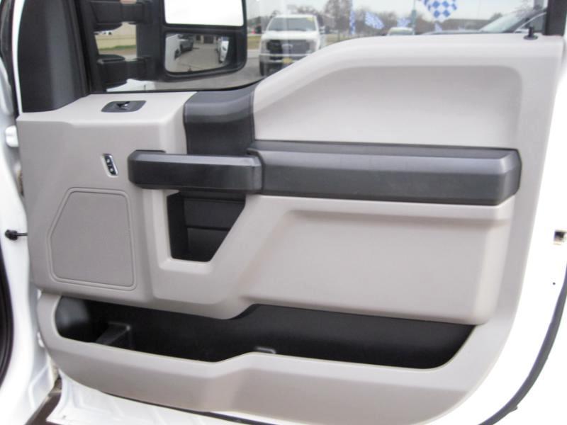 Ford F-350 SD XL Crew Cab LWB DRW 4WD 2018