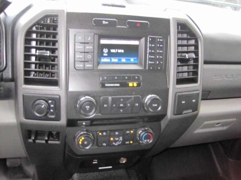 Ford F-350 SD XL Crew Cab LWB DRW 4WD 2018
