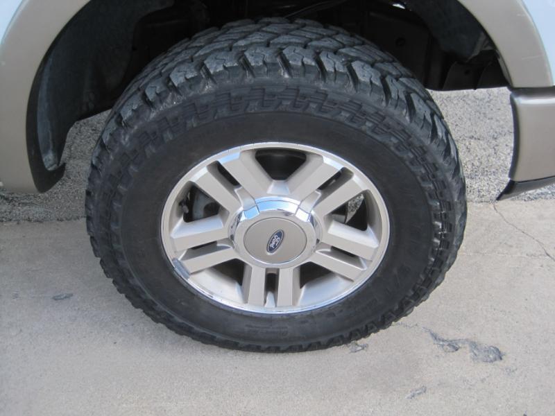 Ford F-150 Lariat SuperCrew 4WD 2005