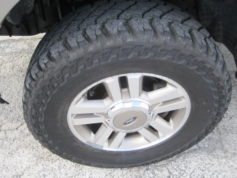 Ford F-150 Lariat SuperCrew 4WD 2005