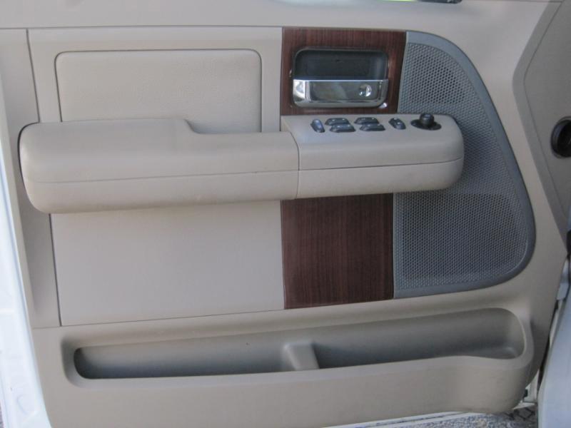 Ford F-150 Lariat SuperCrew 4WD 2005