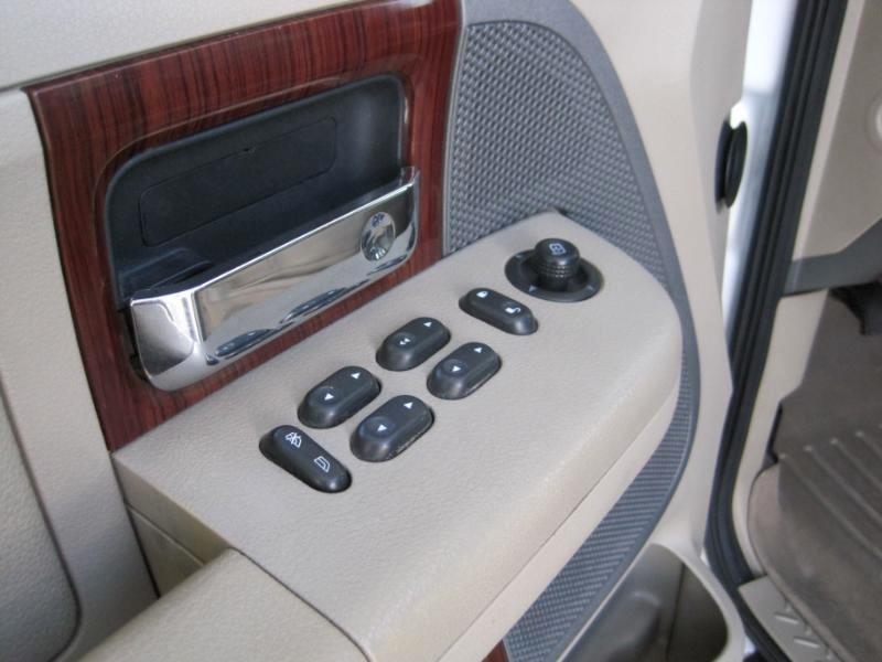 Ford F-150 Lariat SuperCrew 4WD 2005