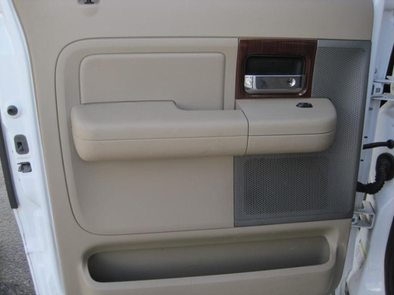Ford F-150 Lariat SuperCrew 4WD 2005