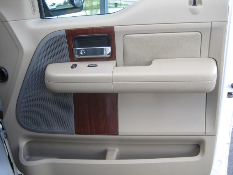 Ford F-150 Lariat SuperCrew 4WD 2005