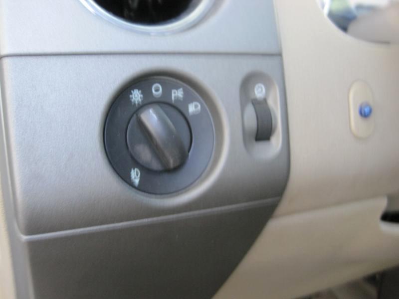 Ford F-150 Lariat SuperCrew 4WD 2005