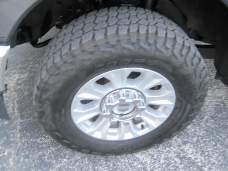 Ford F-350 SD FX4 Crew Cab Long Bed 4WD 2022
