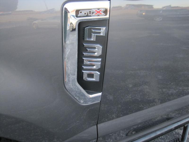 Ford F-350 SD FX4 Crew Cab Long Bed 4WD 2022