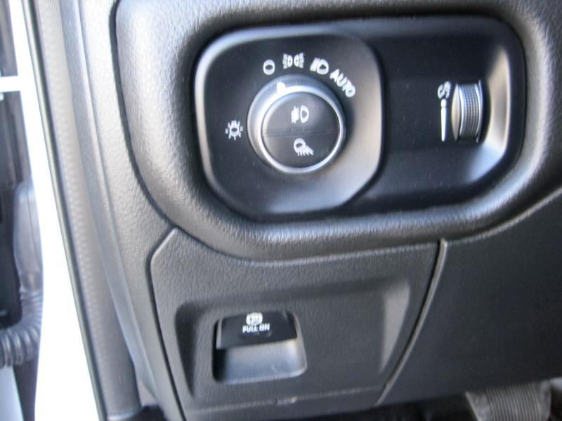 RAM 1500 Tradesman Crew Cab LWB 4WD 2023