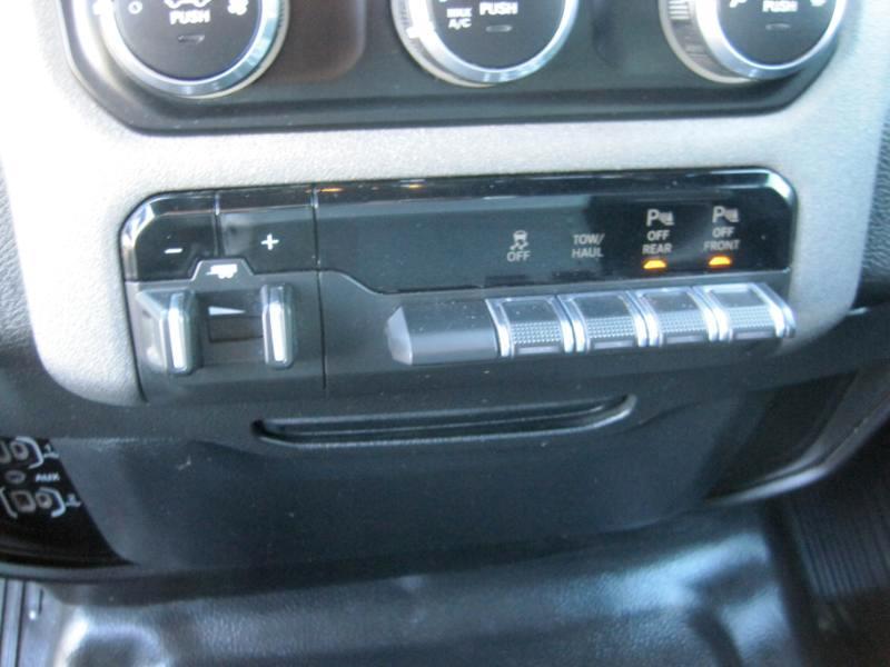 RAM 1500 Tradesman Crew Cab LWB 4WD 2023