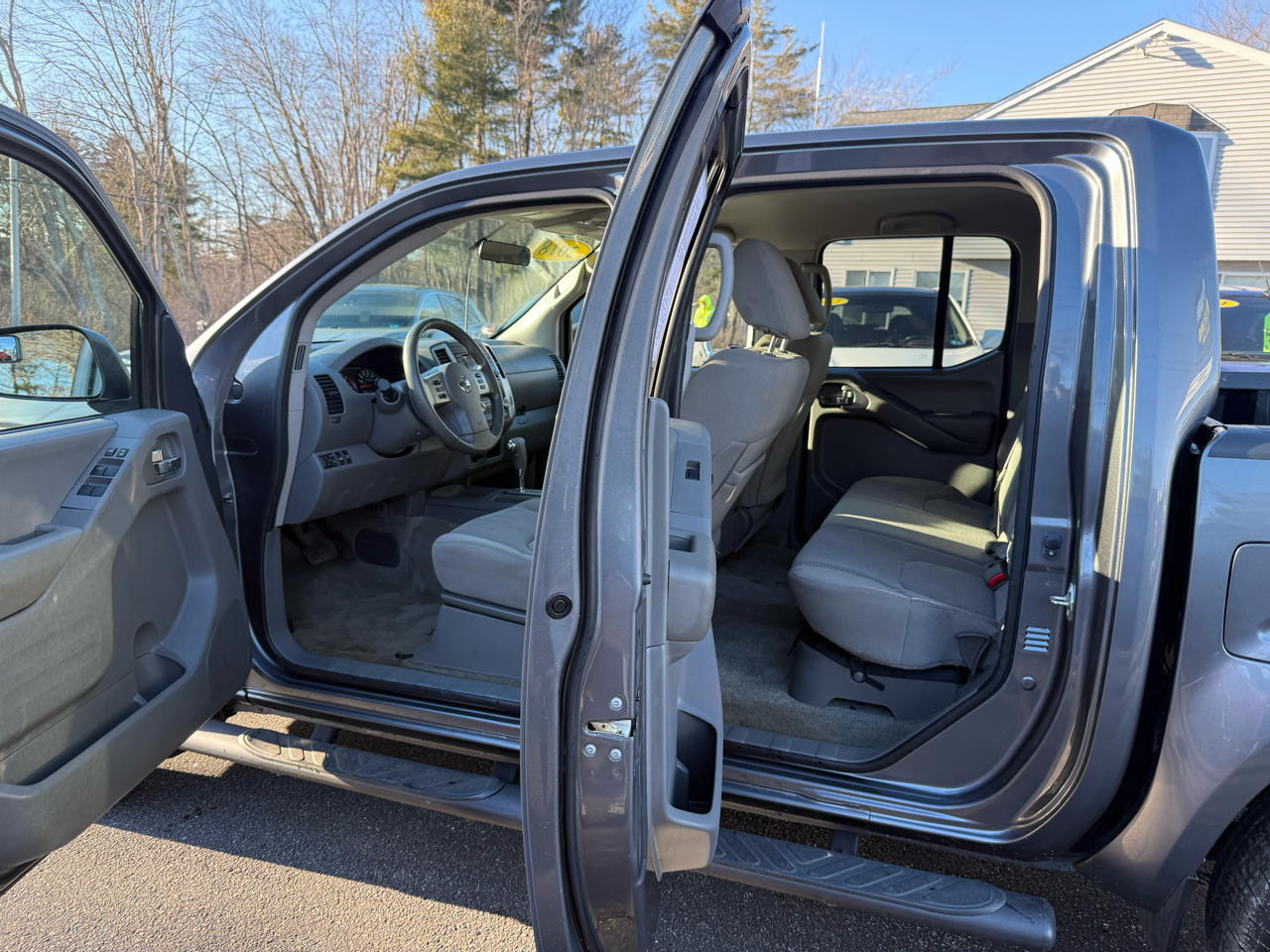 Nissan Frontier Crew Cab 4x4 SV 2018