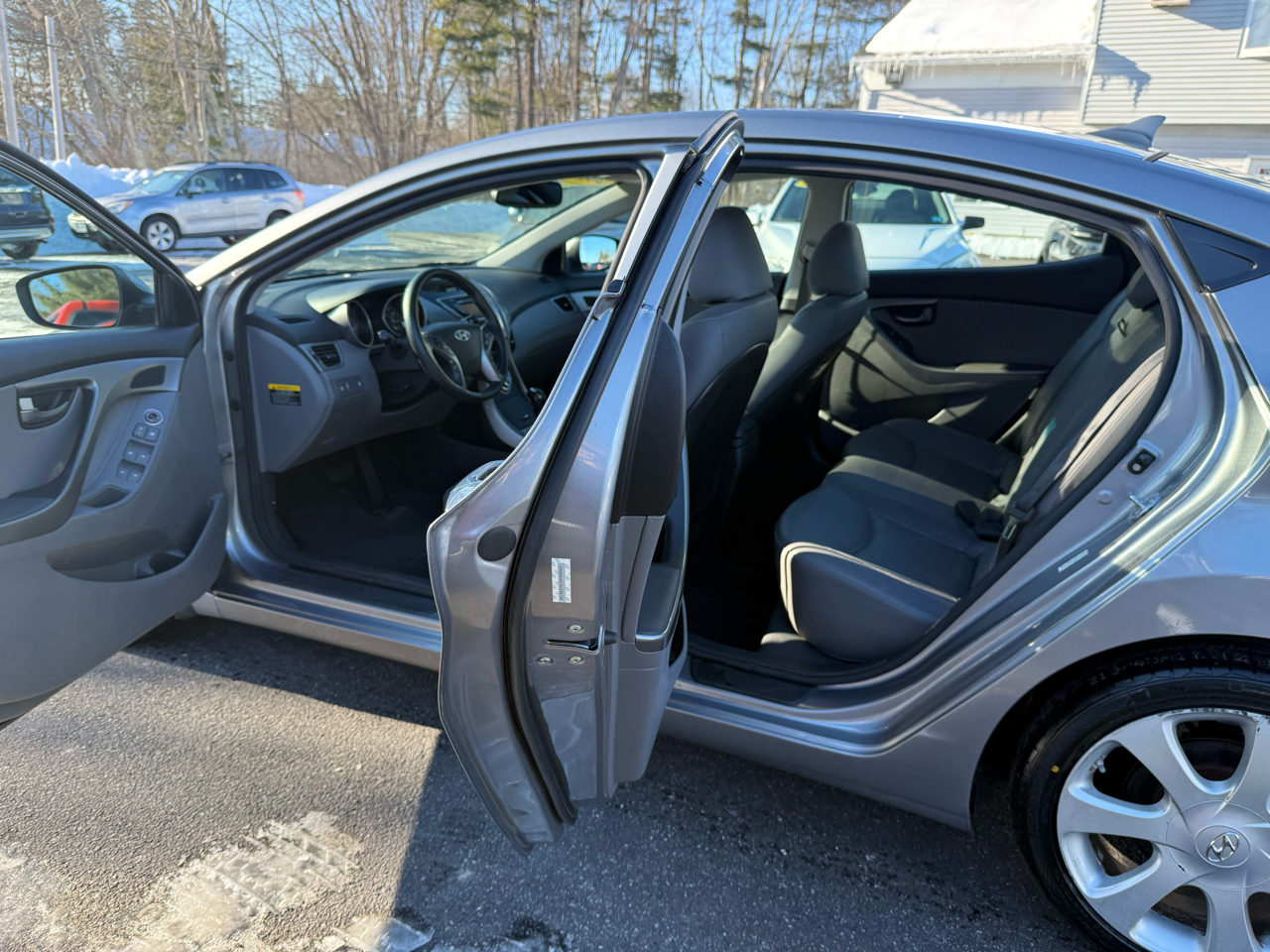 Hyundai Elantra  2013