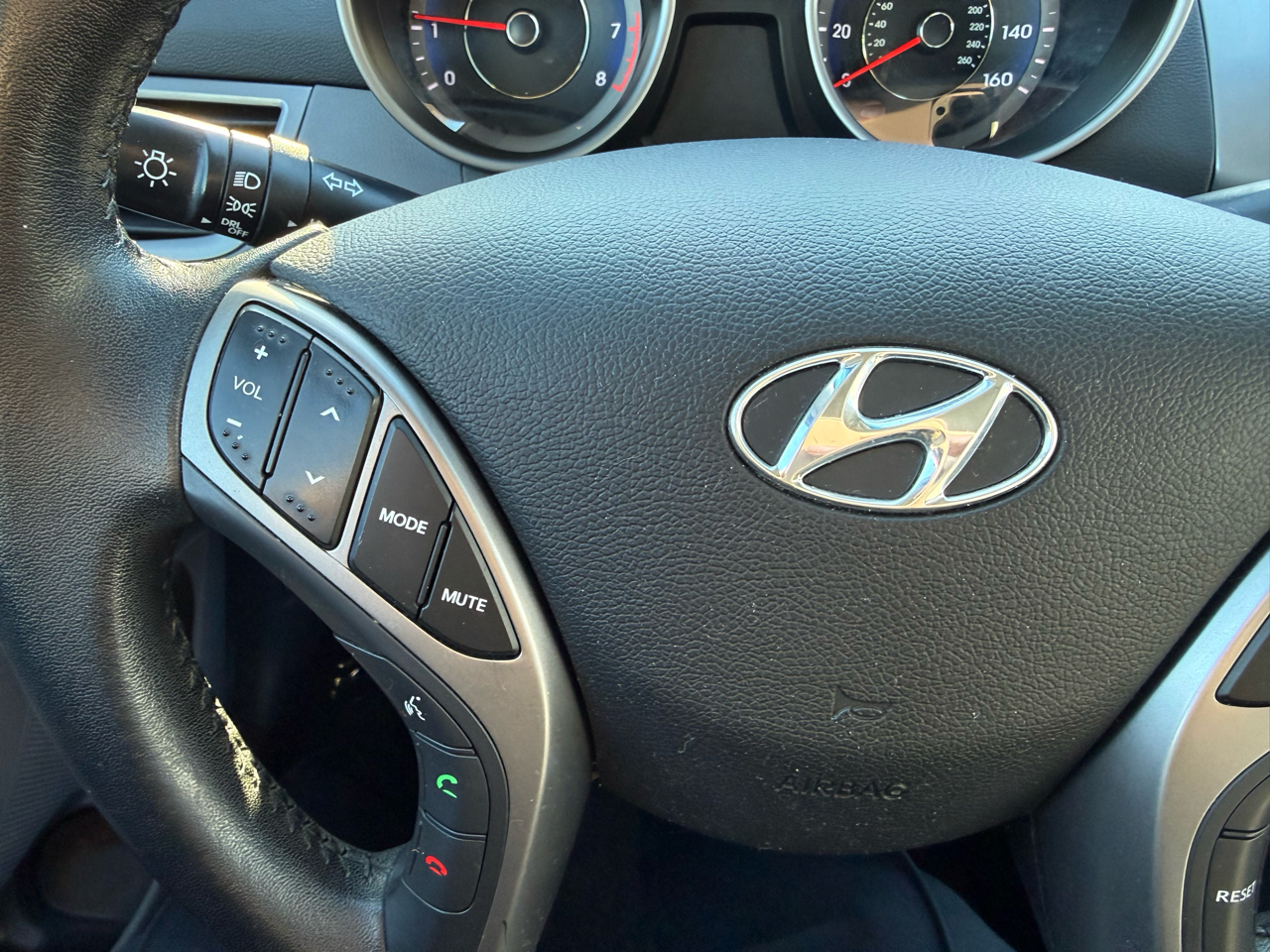 Hyundai Elantra  2013