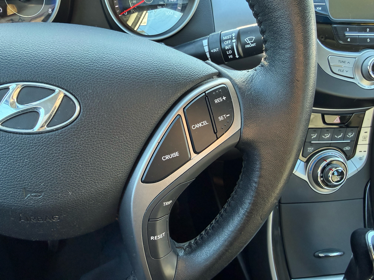 Hyundai Elantra  2013