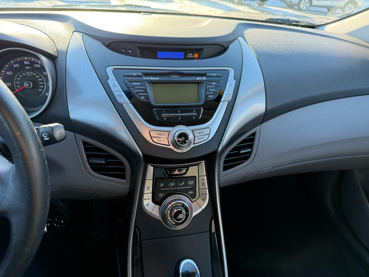 Hyundai Elantra  2013