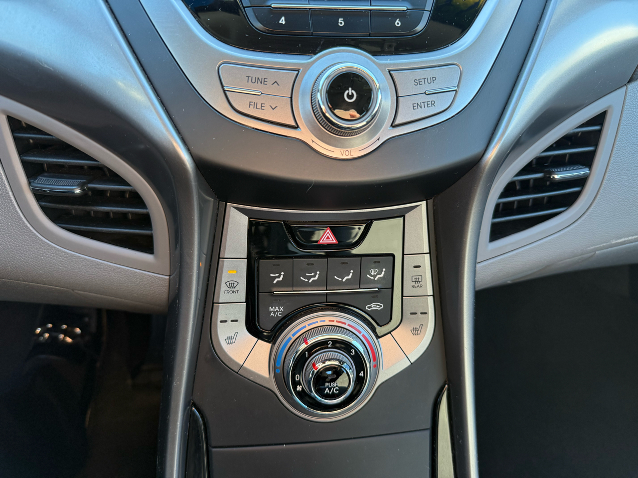 Hyundai Elantra  2013