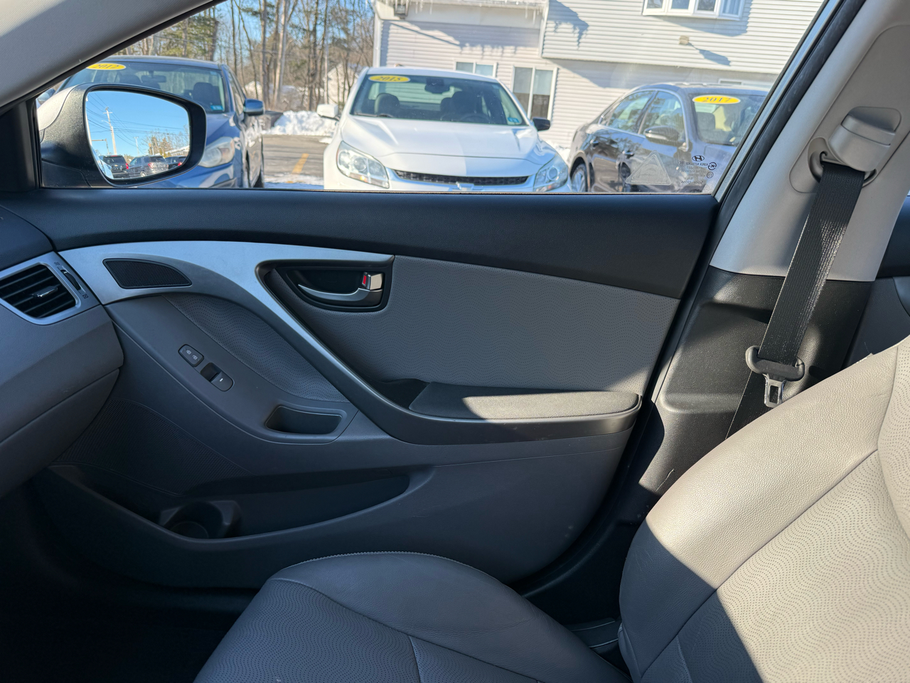 Hyundai Elantra  2013