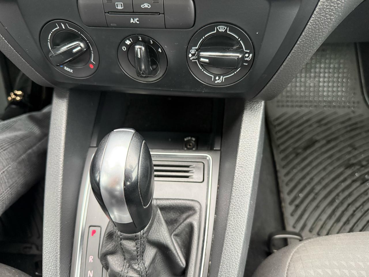 Volkswagen Jetta Sedan  2015