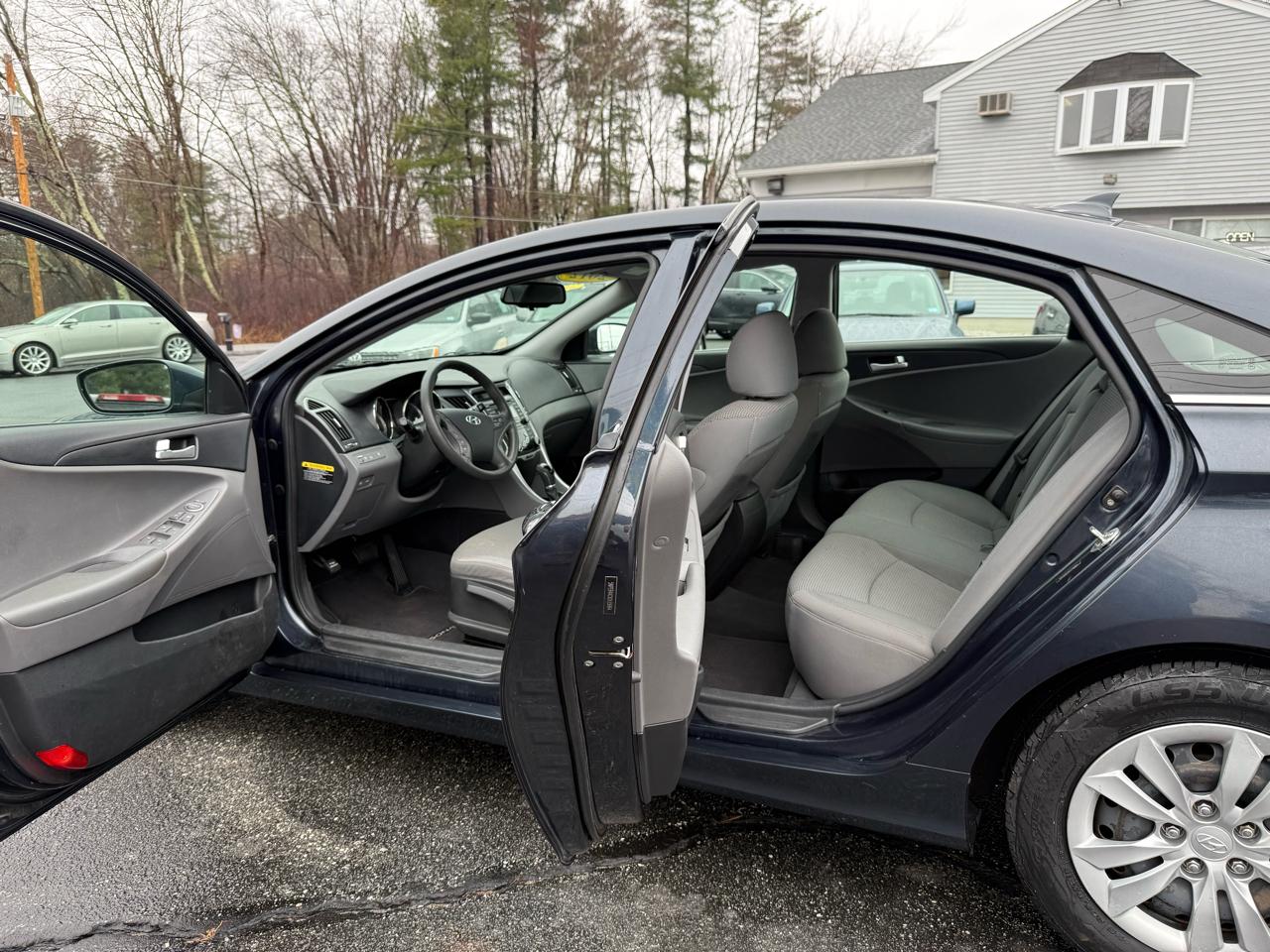 Hyundai Sonata  2012