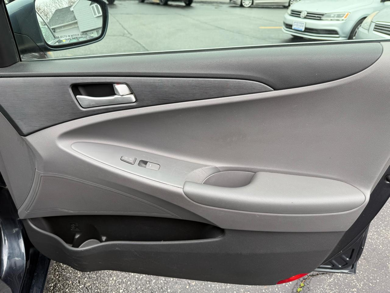 Hyundai Sonata  2012