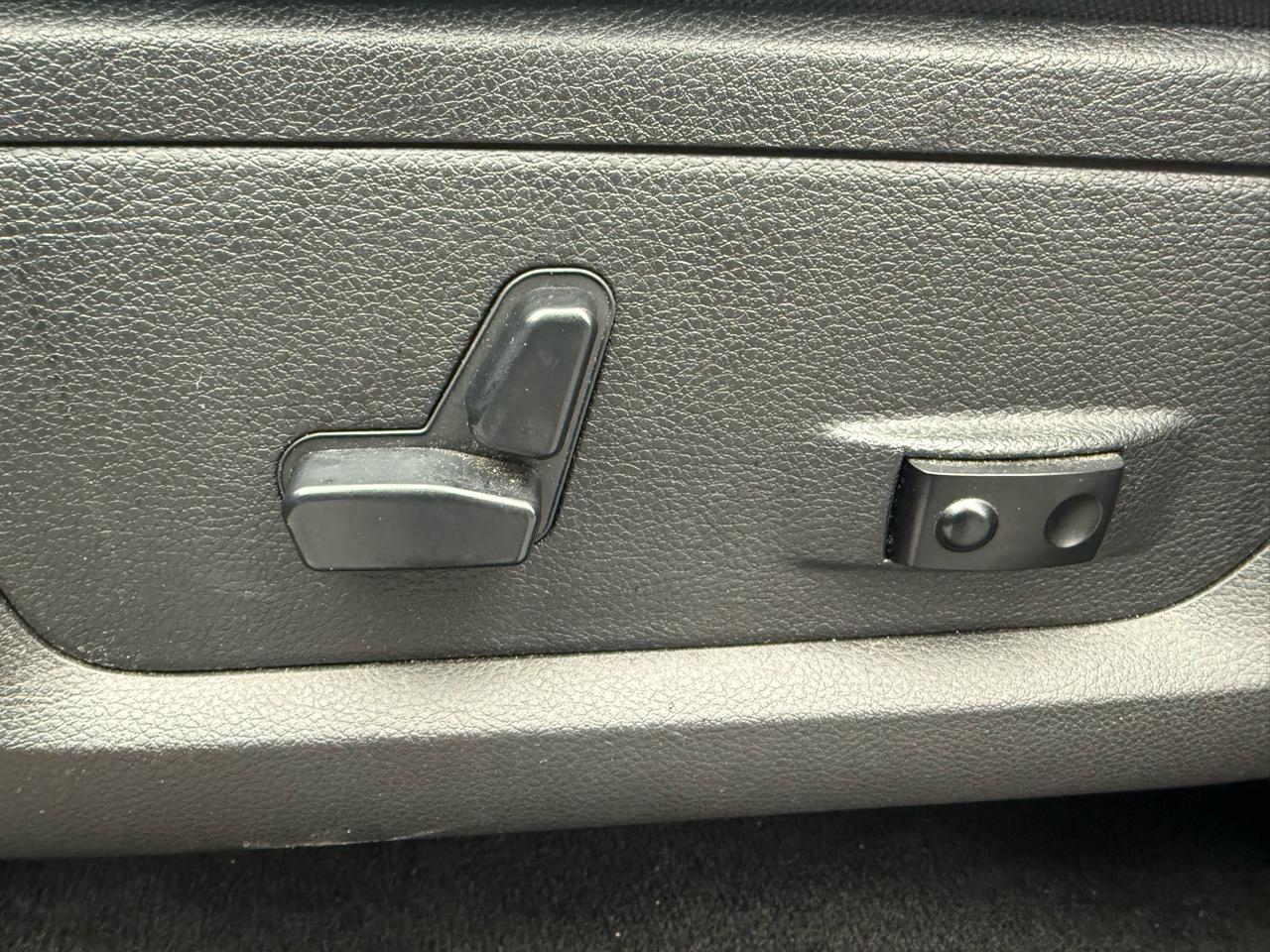 RAM 1500 4WD Crew Cab 140.5" Sport 2014