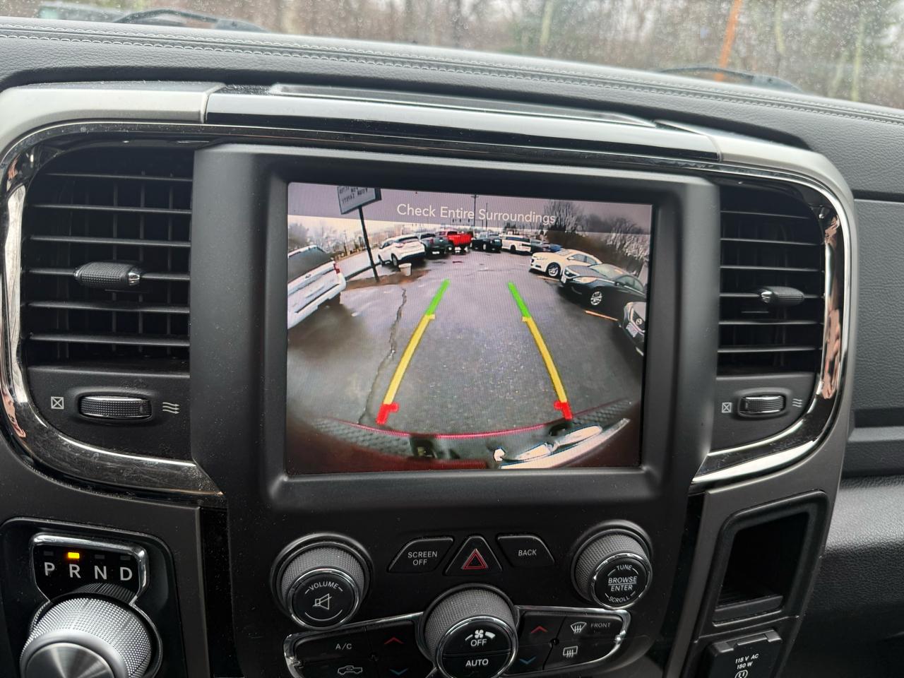 RAM 1500 4WD Crew Cab 140.5" Sport 2014